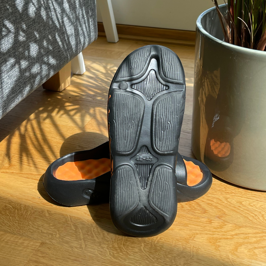 Iker - Chanclas ergonómicas para relajación, soporte y comodidad durante todo el día.