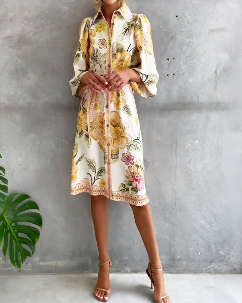 Miriam - Vestido con mangas acampanadas, cuello festoneado y estampado