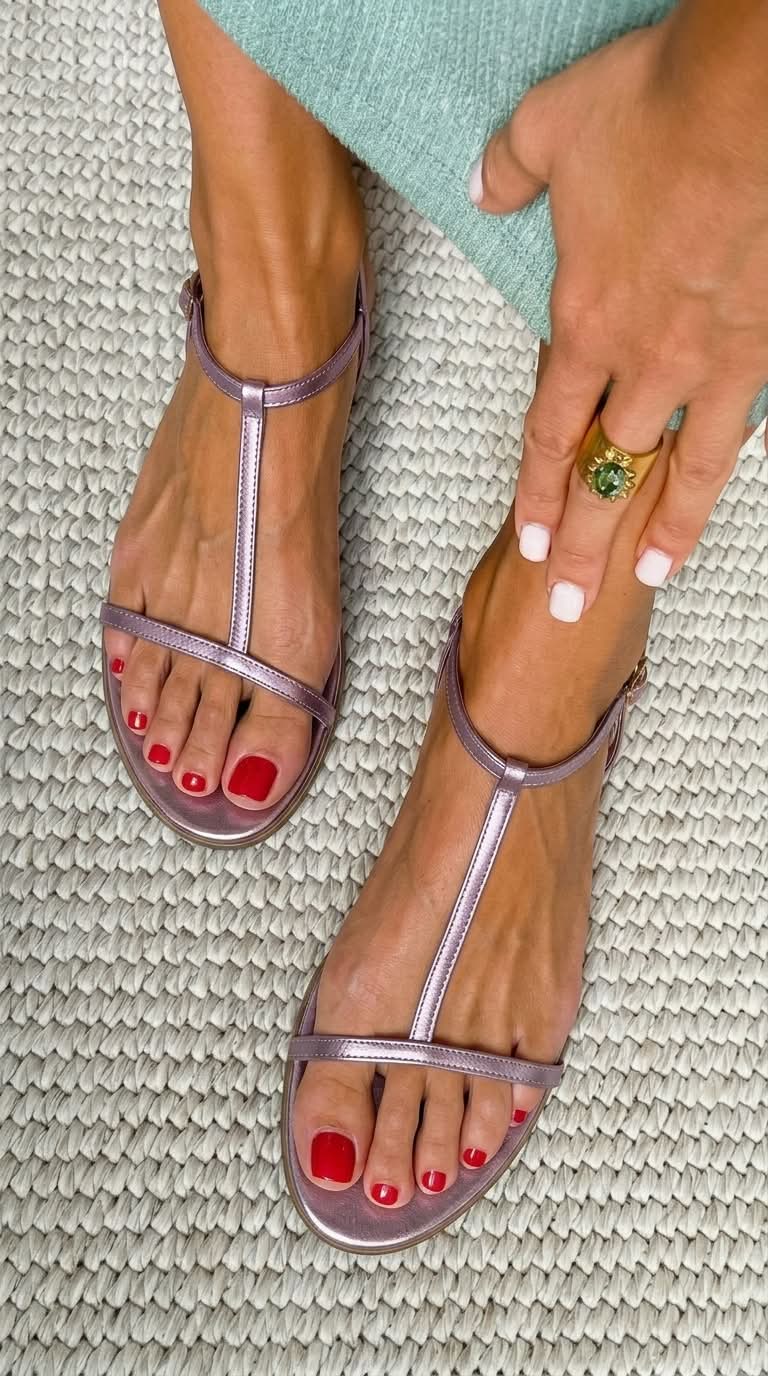 Zafira - Sandalias  Planas Metálicas con Tiras en T