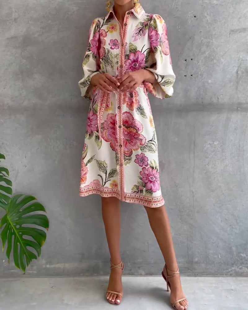 Miriam - Vestido con mangas acampanadas, cuello festoneado y estampado