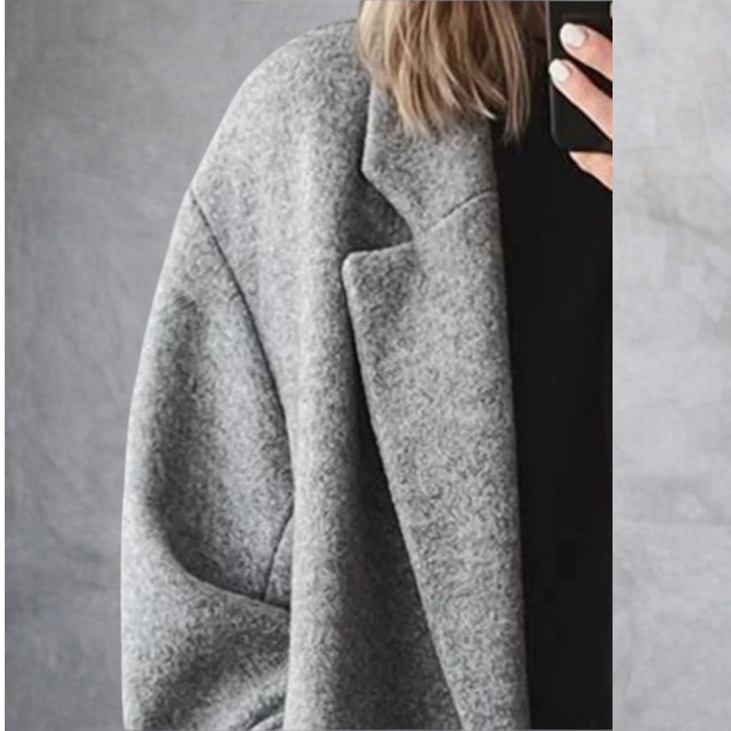 Lora | Abrigo Clásico Felisha con Corte Refinado y Estilo Atemporal