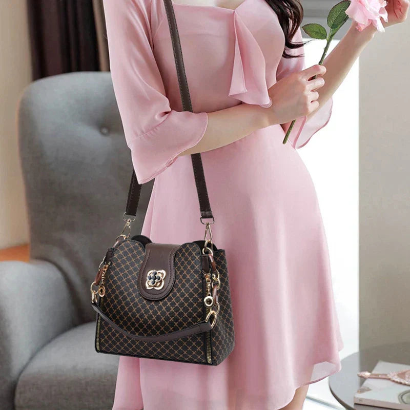 Avelina - Bolso Charm de Lujo