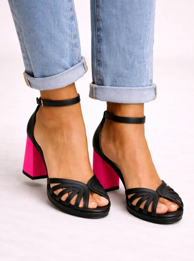Nekane - Tacones Clásicos con Tira en el Tobillo y Dedos al descubierto