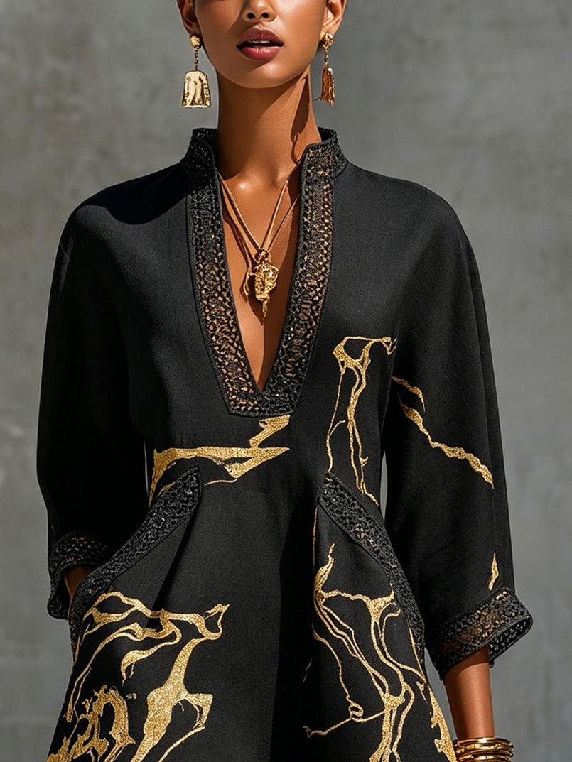 Iria -  Minivestido Negro con Estampado de Mármol Dorado y Encaje de Ganchillo