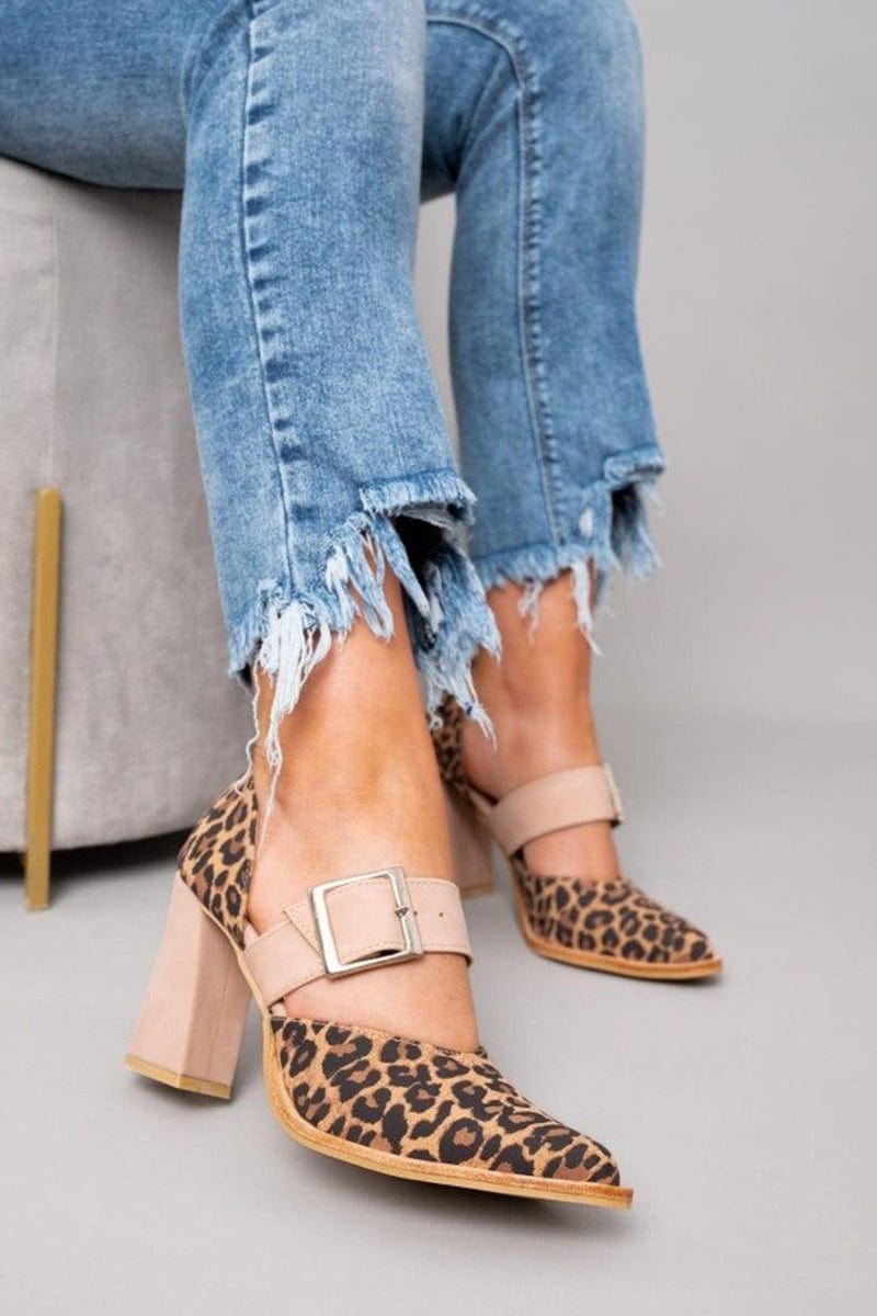 Elena -  Tacones de bloque con estampado de leopardo audaz