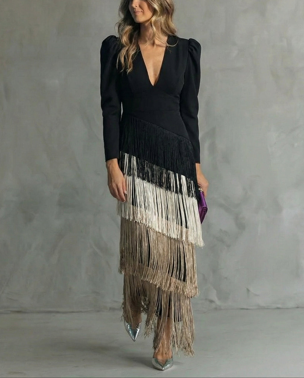 Sabela - Vestido midi elegante con mangas de flecos