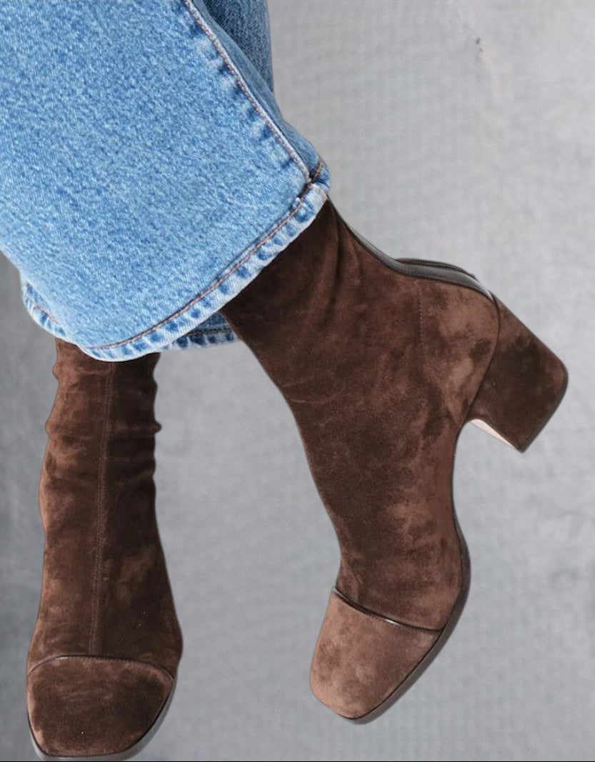 Victoria – Botas con Tacón de Punta Cuadrada