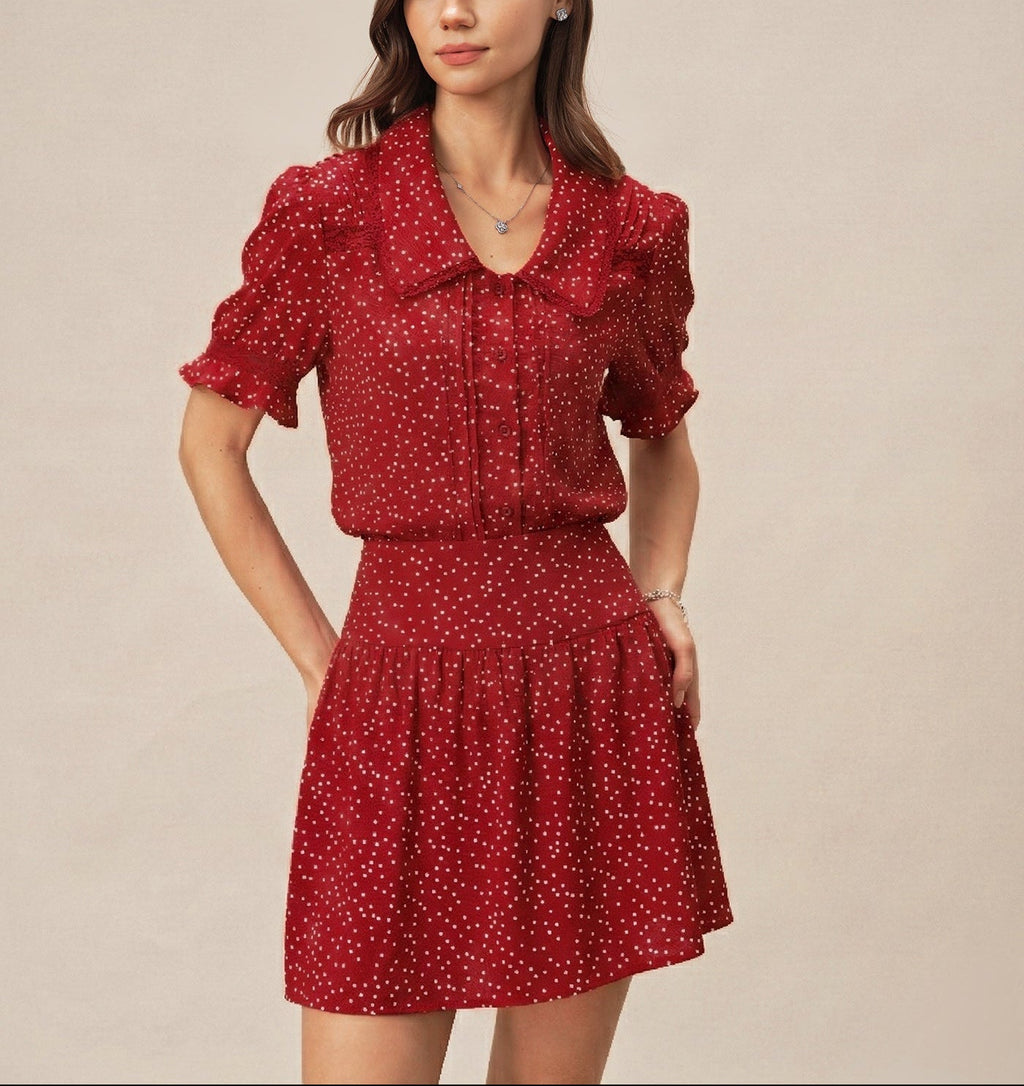 Alba - Vestido rojo con mangas abullonadas y cuello de lunares
